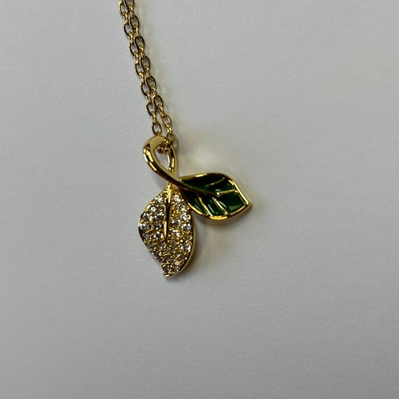 Gold 0.5 ct Zircon Relief Sprout Pendant Necklace - Picture 16 of 17